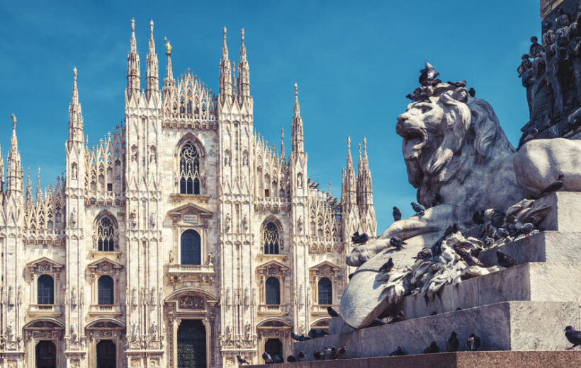 Guided walk of Milan with skip-the-line entrance to the Cathedral and la Scala Theatre